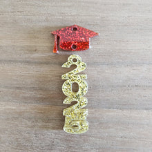 Load image into Gallery viewer, Acrylic Grad Hat &amp; Year Drops
