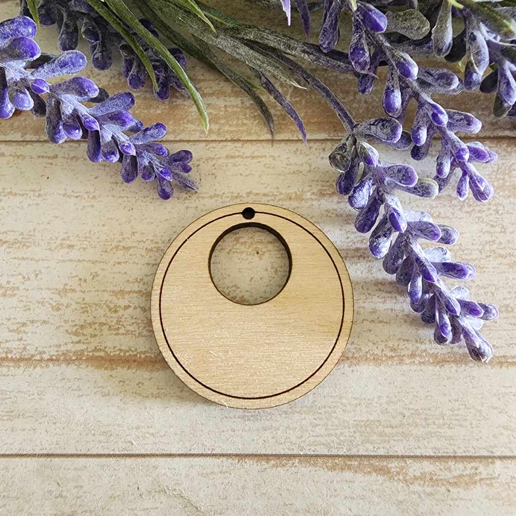Bordered Cutout Round Drop