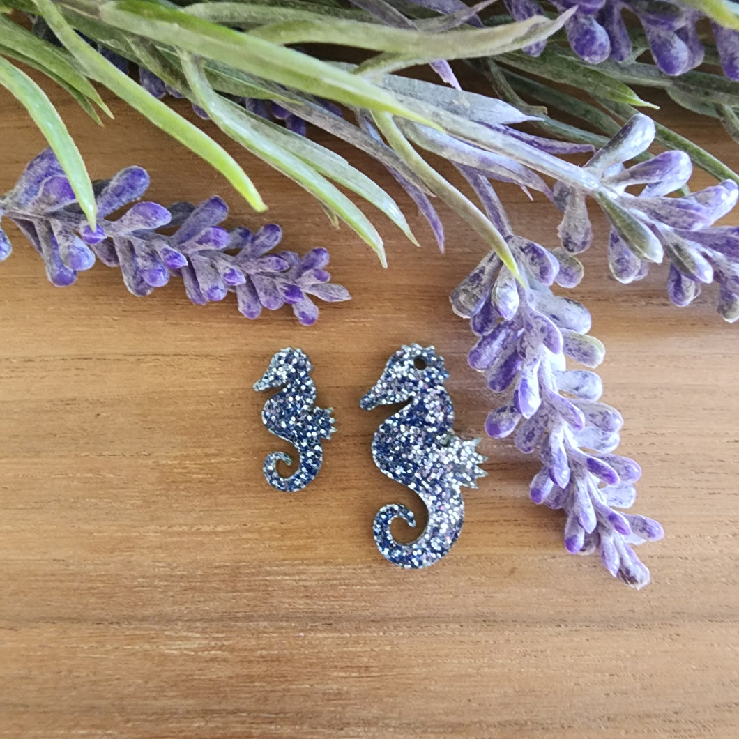 Simple Seahorse Acrylic Stud & Drop
