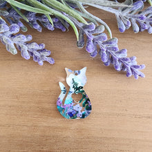 Load image into Gallery viewer, Patterned Acrylic Cat Sitting Silhouette with Cutout Heart Drop

