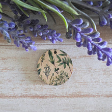 Load image into Gallery viewer, Greens Naturals Collection Patterned Wood