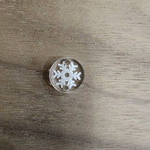 Load image into Gallery viewer, Acrylic Christmas Double Hole Snowflake Connectors
