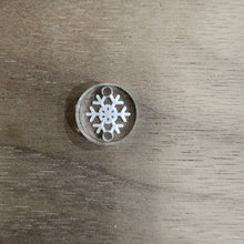 Load image into Gallery viewer, Acrylic Christmas Double Hole Snowflake Connectors
